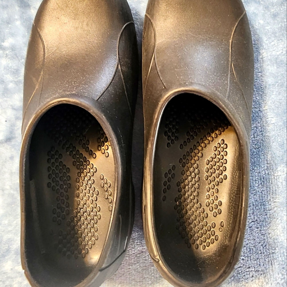 TredSafe Rubber Clogs